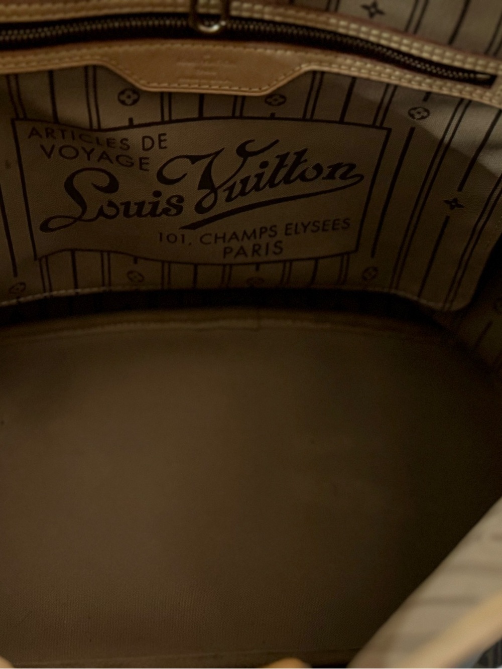 Louis Vuitton Neverfull MM - Picture 5 of 13